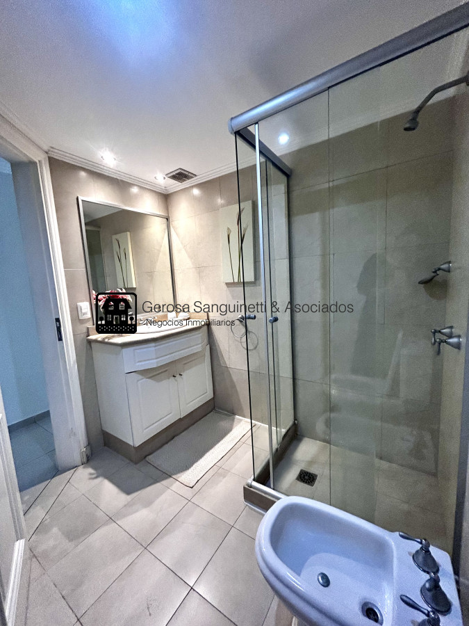 Apartamento ID.183 - Apto en venta acepta financiación y permuta, con amplia terraza con parrillero y vista al mar 