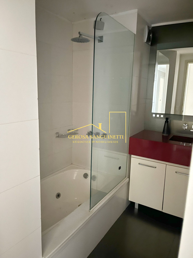 Apartamento ID.3608 - Espacioso apartamento de 4 dormitorios en venta en rambla de Punta Carretas 