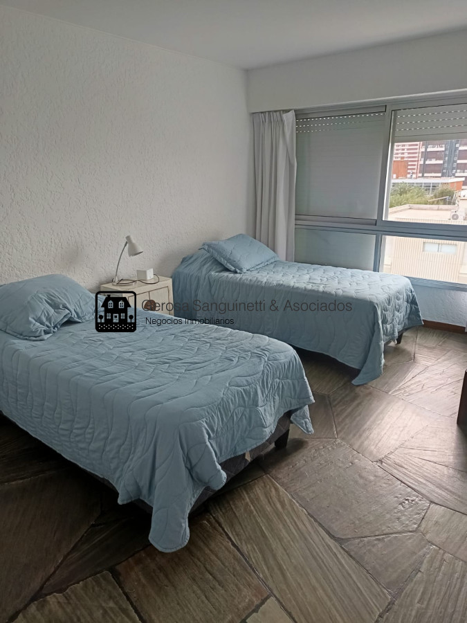 Apartamento ID.3305 - Apartamento 3 dormitorios en venta en Punta del Este 