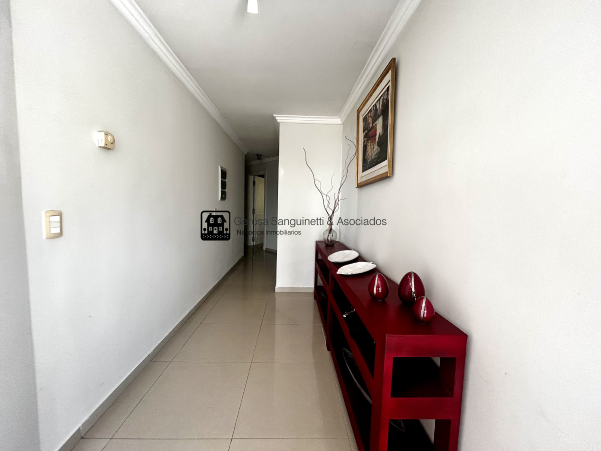 Apartamento ID.183 - Apto en venta acepta financiación y permuta, con amplia terraza con parrillero y vista al mar 