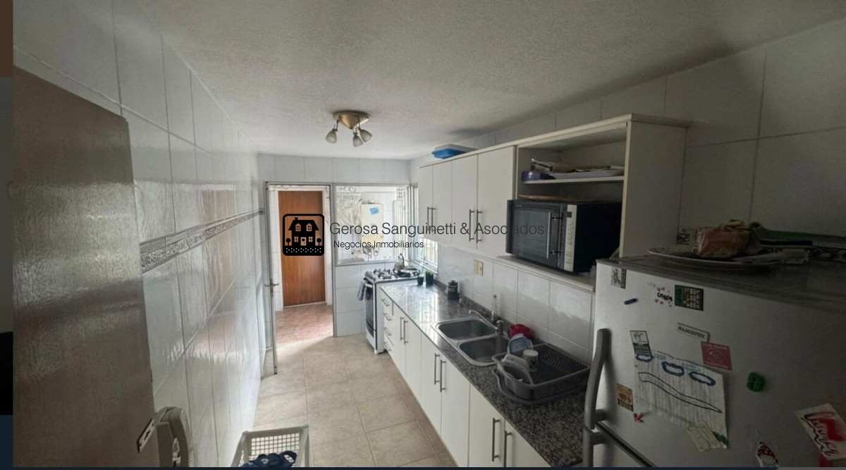 Apartamento ID.3328 - Apartamento muy buena ubicación en pocitos en venta de 3 dormitorios