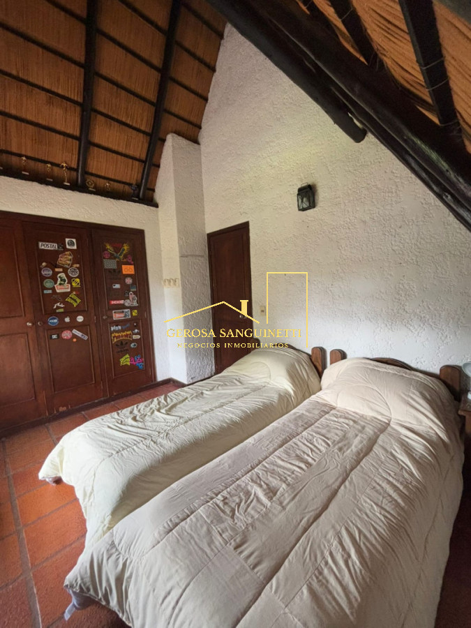 Casa ID.798 - Casa de 4 dormitorios en alquiler en Pinares Punta del Este 