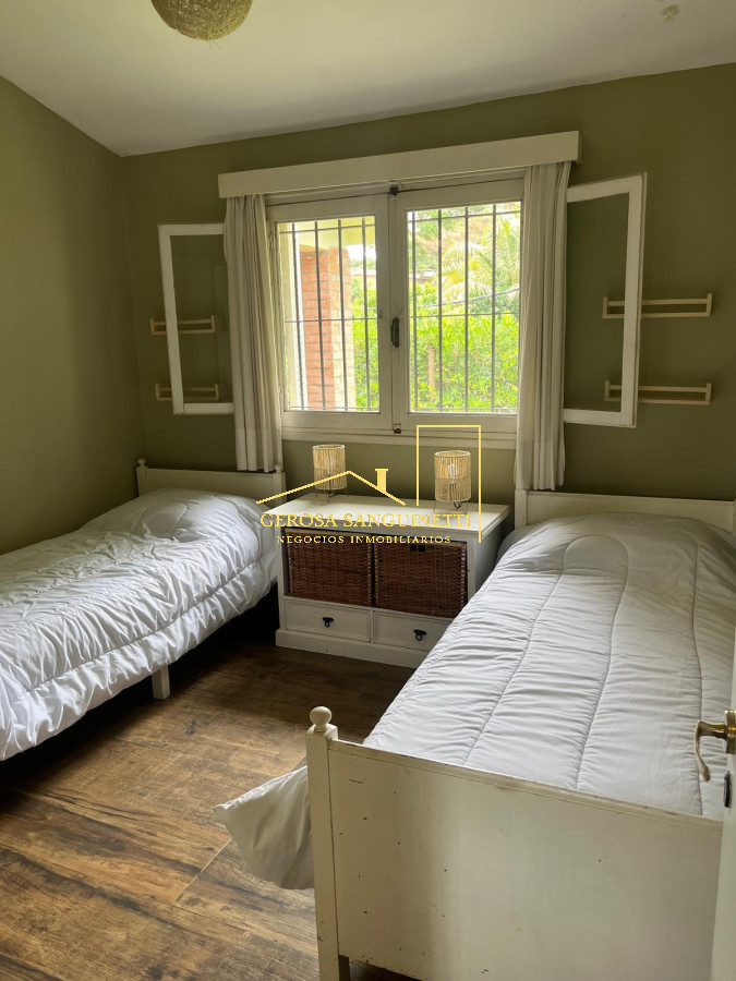 Casa ID.2730 - Muy linda casa en la Mansa con piscina en alquiler