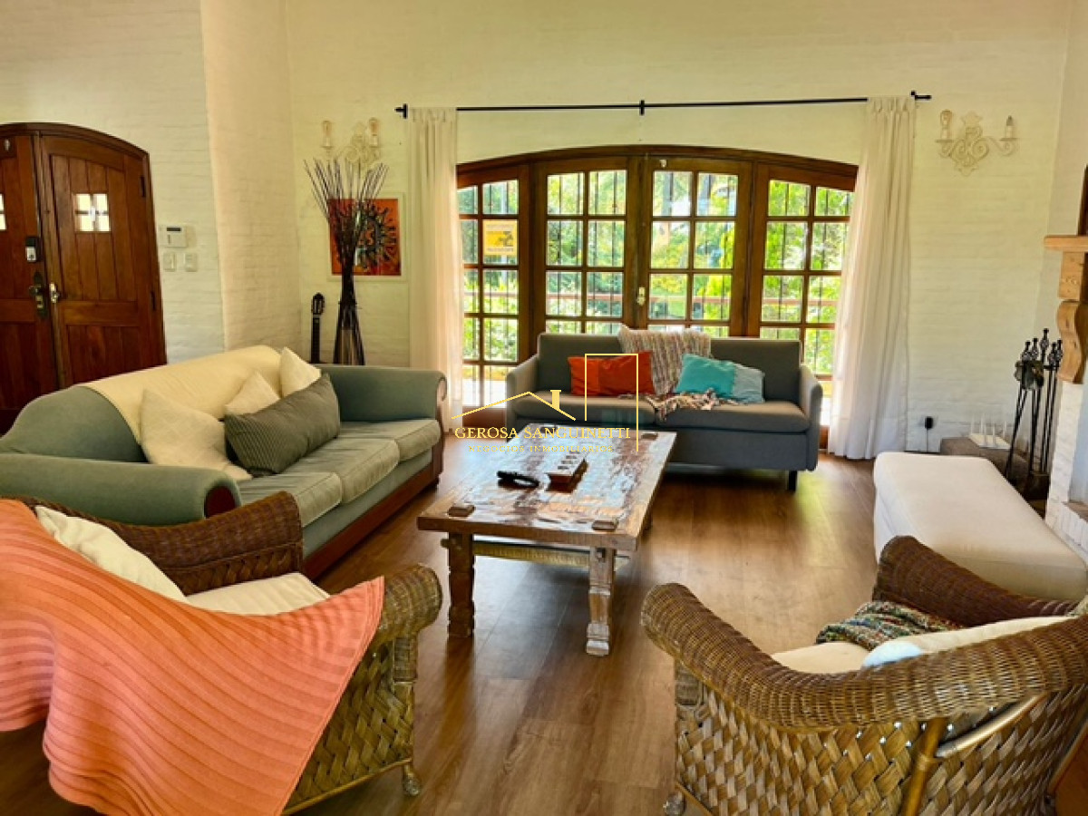 Casa ID.2256 - Casa en San Rafael, muy buena ubicación
