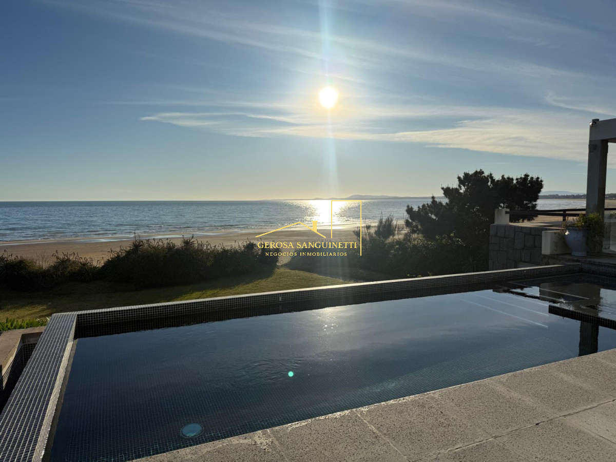 Casa ID.1120 - Espectacular casa en Solanas sobre la playa con piscina