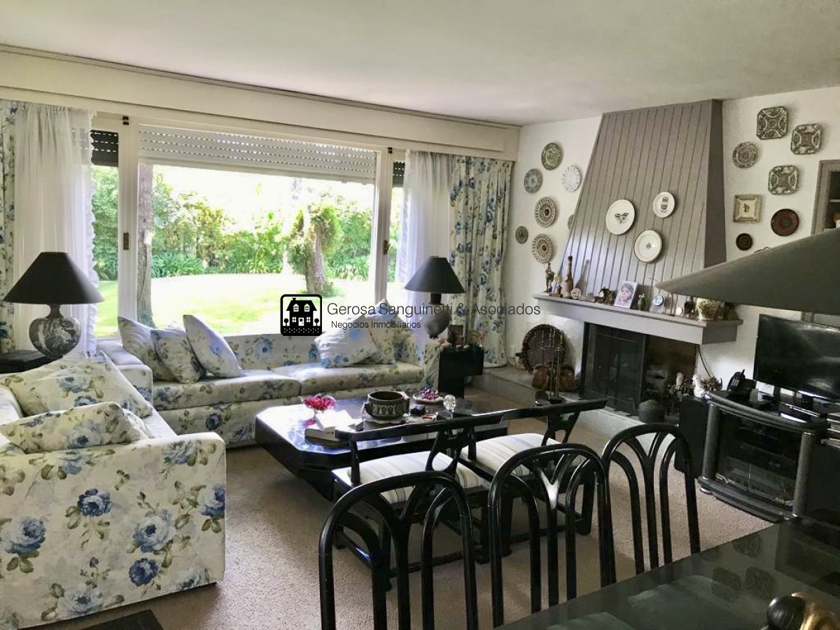 Casa ID.877 - Casa en venta en Cantegril 