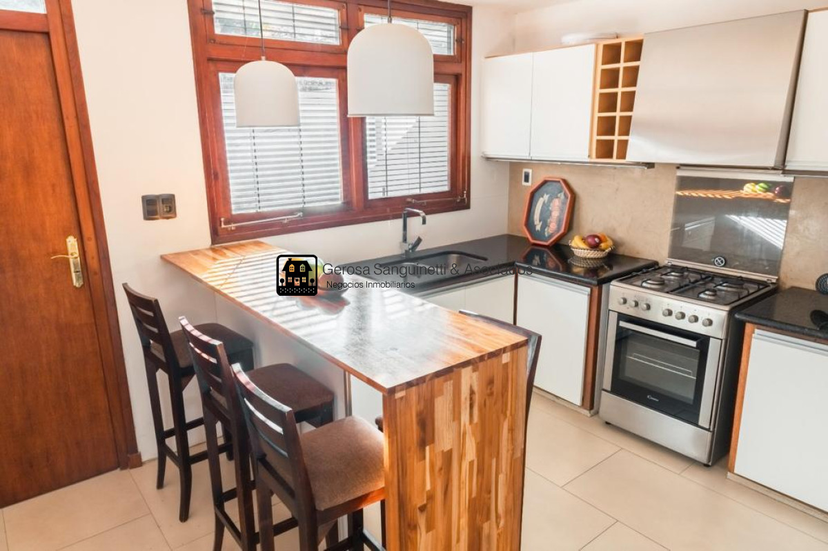 Casa ID.777 - Casa impecable en la mansa a 100mts del mar en la parada 9