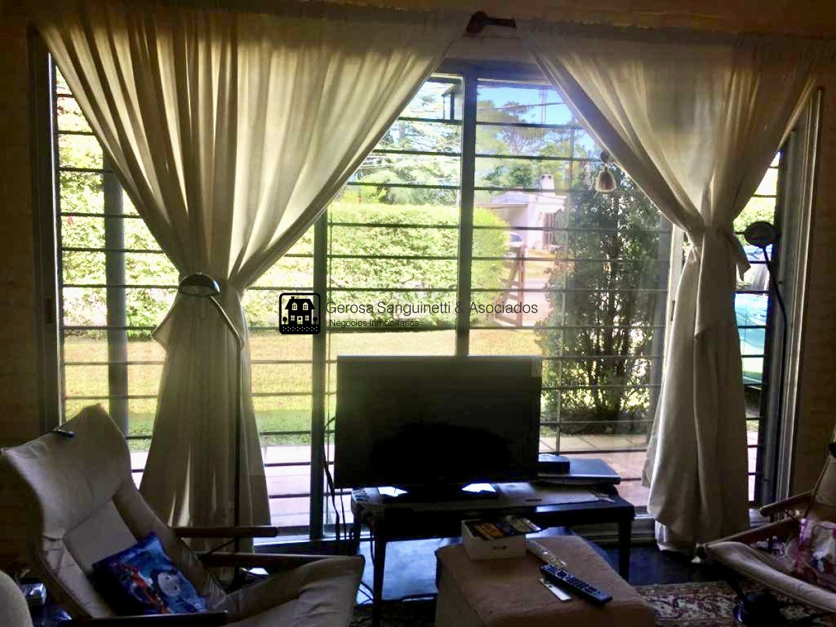 Casa ID.1325 - Muy cómoda casa en venta en Pinares 