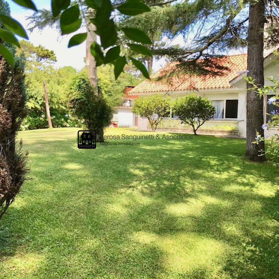 Casa ID.877 - Casa en venta en Cantegril 