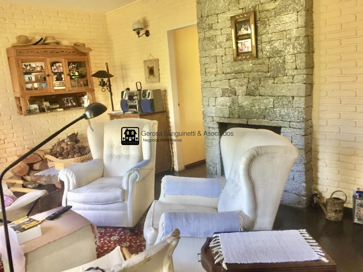 Casa ID.1325 - Muy cómoda casa en venta en Pinares 