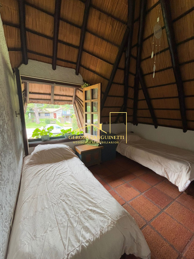 Casa ID.798 - Casa de 4 dormitorios en alquiler en Pinares Punta del Este 