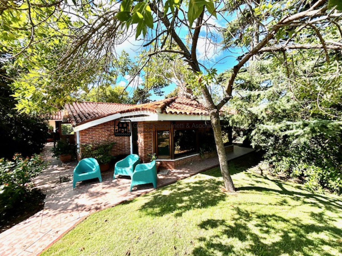 Casa ID.2492 - Muy cómoda casa en excelente ubicación 