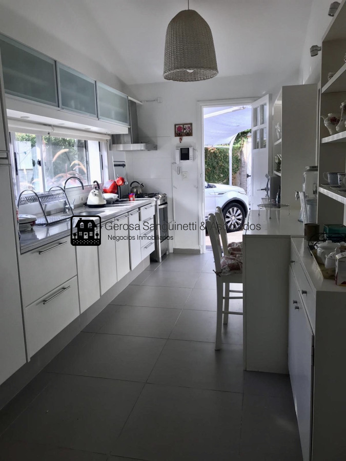 Casa ID.1555 - Muy linda casa en la Mansa con piscina y barbacoa