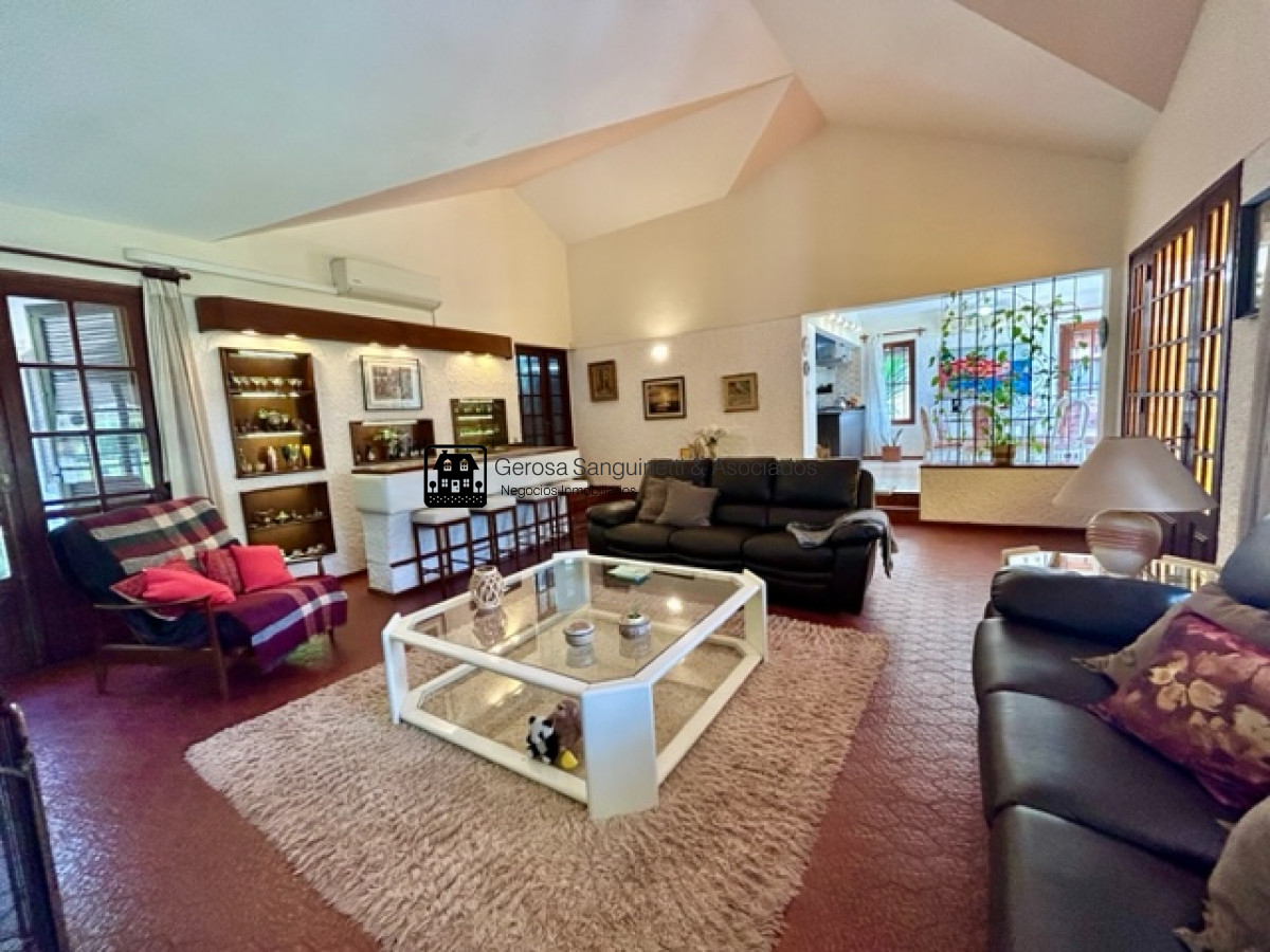 Casa ID.2497 - OPORTUNIDAD! Muy linda casa ideal para vivir todo el año