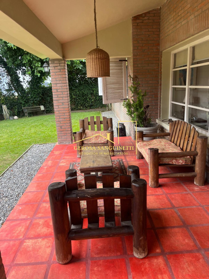 Casa ID.2730 - Muy linda casa en la Mansa con piscina en alquiler