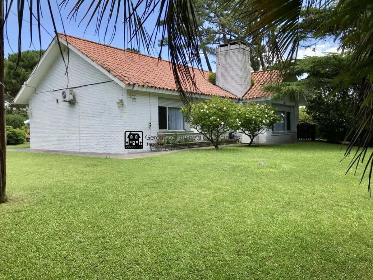 Casa ID.877 - Casa en venta en Cantegril 