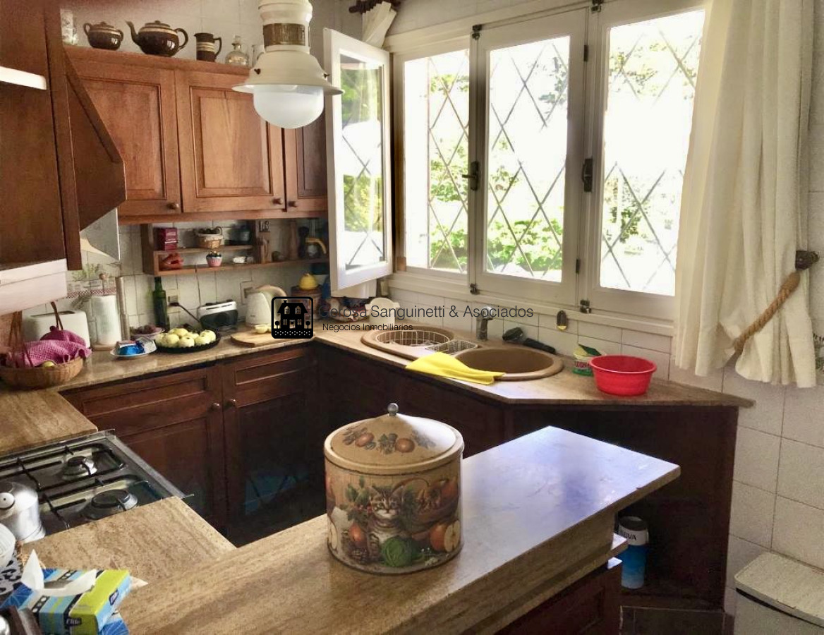 Casa ID.877 - Casa en venta en Cantegril 