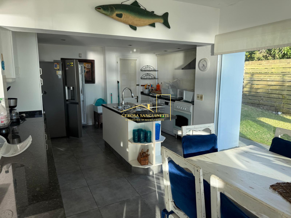 Casa ID.1120 - Espectacular casa en Solanas sobre la playa con piscina