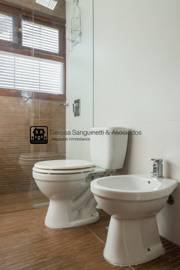 Casa ID.777 - Casa impecable en la mansa a 100mts del mar en la parada 9