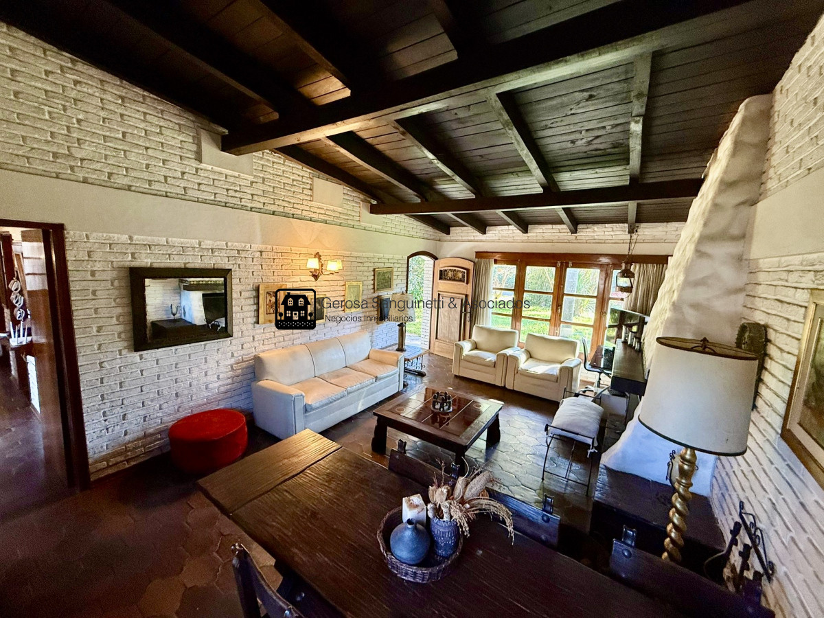 Casa ID.2633 - Chalet clásico en excelente ubicación en el Barrio Golf