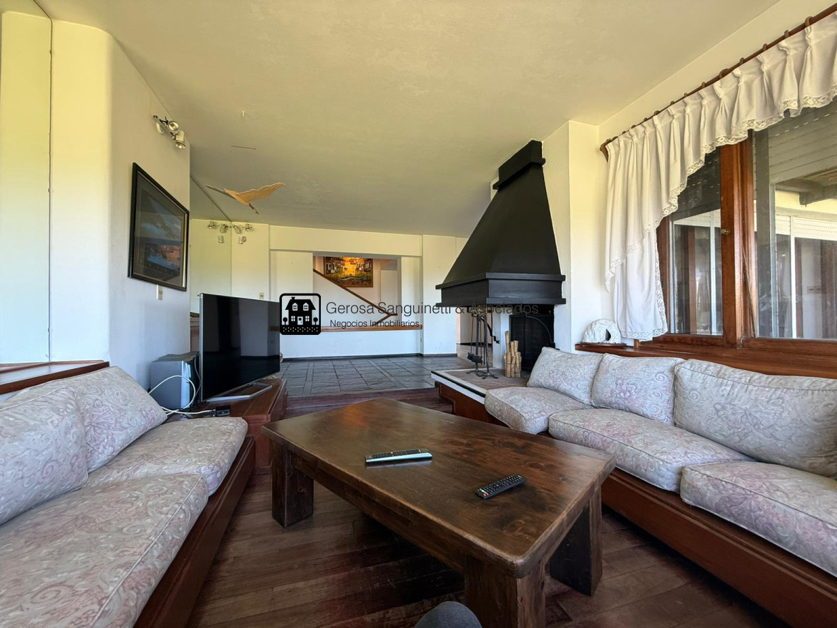 Casa ID.3346 - Espectacular casa de 3 dormitorios en alquiler en Solanas