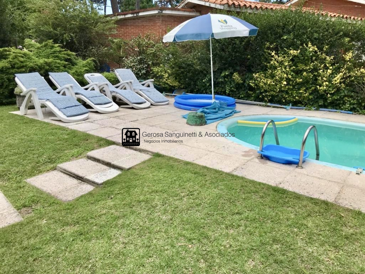 Casa ID.877 - Casa en venta en Cantegril 