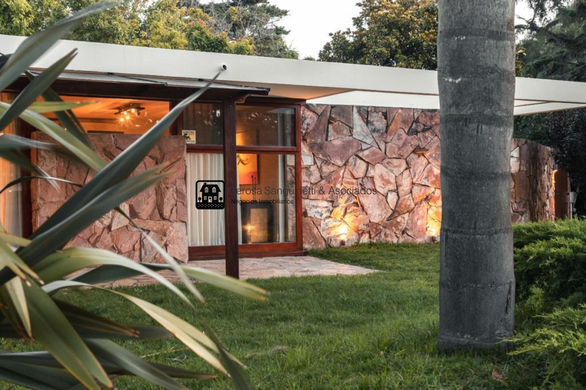 Casa ID.777 - Casa impecable en la mansa a 100mts del mar en la parada 9
