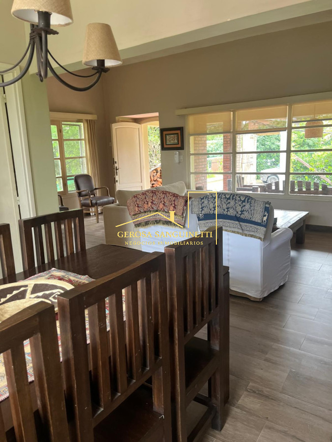 Casa ID.2730 - Muy linda casa en la Mansa con piscina en alquiler