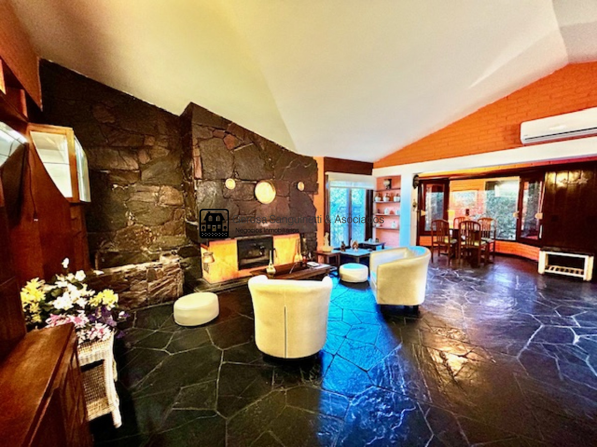 Casa ID.2492 - Muy cómoda casa en excelente ubicación 