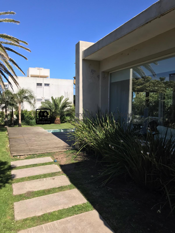 Casa ID.1541 - Espectacular casa en la Península a metros del mar