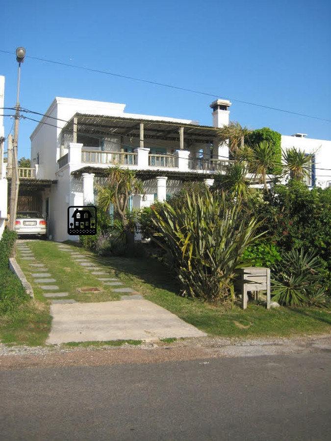 Casa ID.1628 - Espectacular casa en la barra