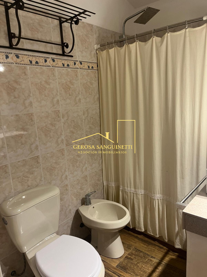 Casa ID.2730 - Muy linda casa en la Mansa con piscina en alquiler