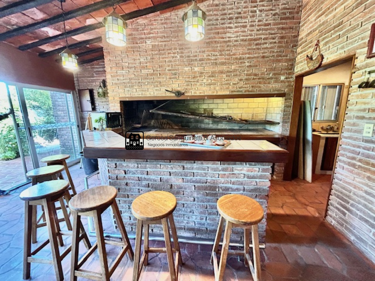 Casa ID.2492 - Muy cómoda casa en excelente ubicación 