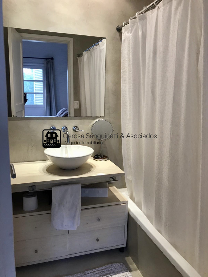 Casa ID.1555 - Muy linda casa en la Mansa con piscina y barbacoa