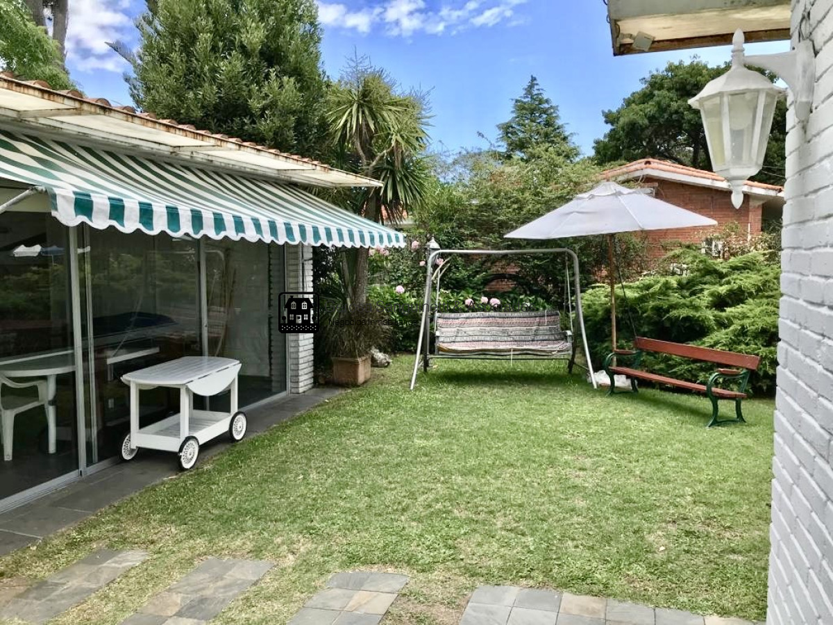 Casa ID.877 - Casa en venta en Cantegril 
