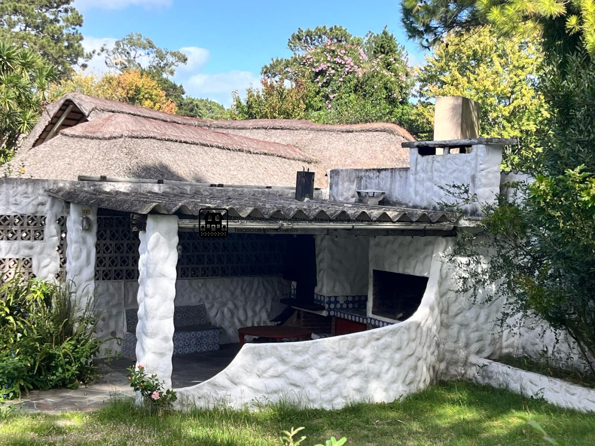 Casa ID.2633 - Chalet clásico en excelente ubicación en el Barrio Golf