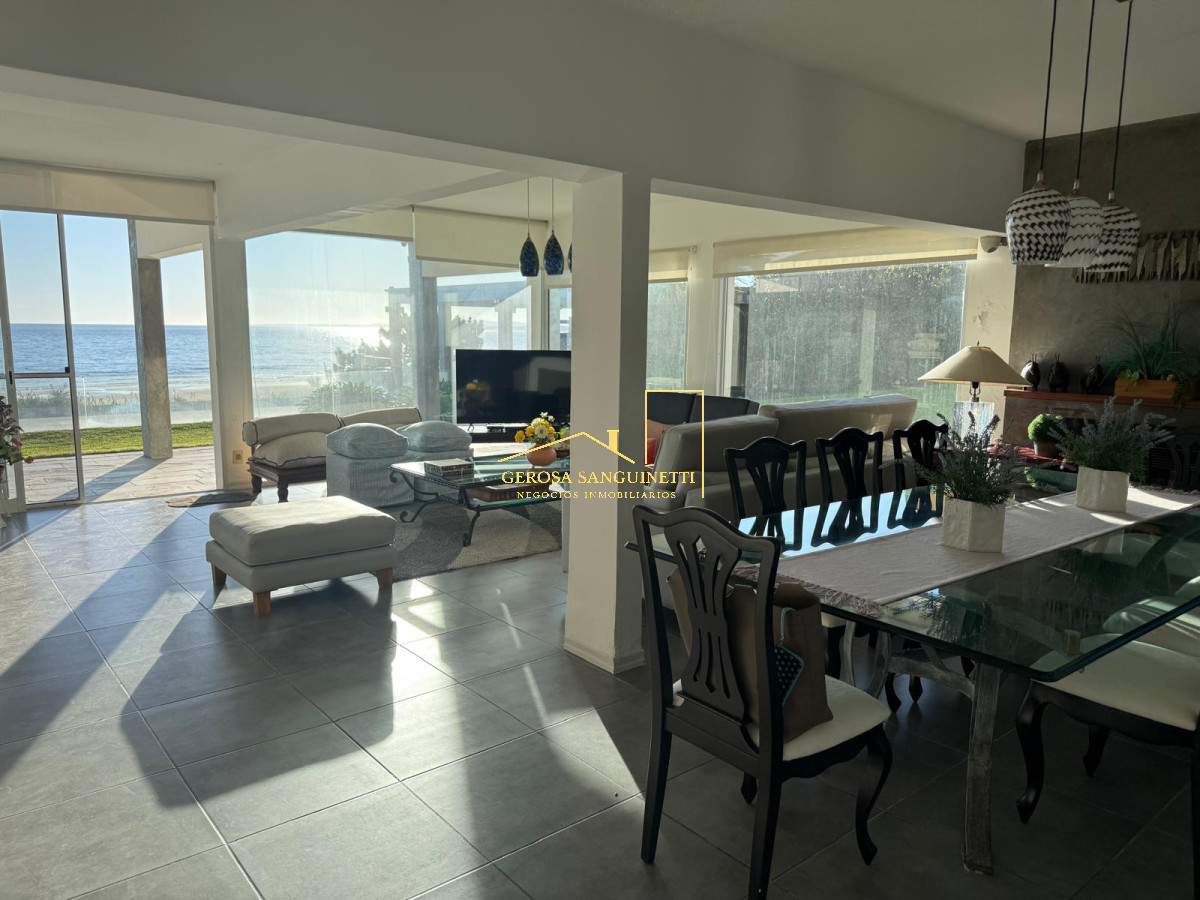 Casa ID.1120 - Espectacular casa en Solanas sobre la playa con piscina