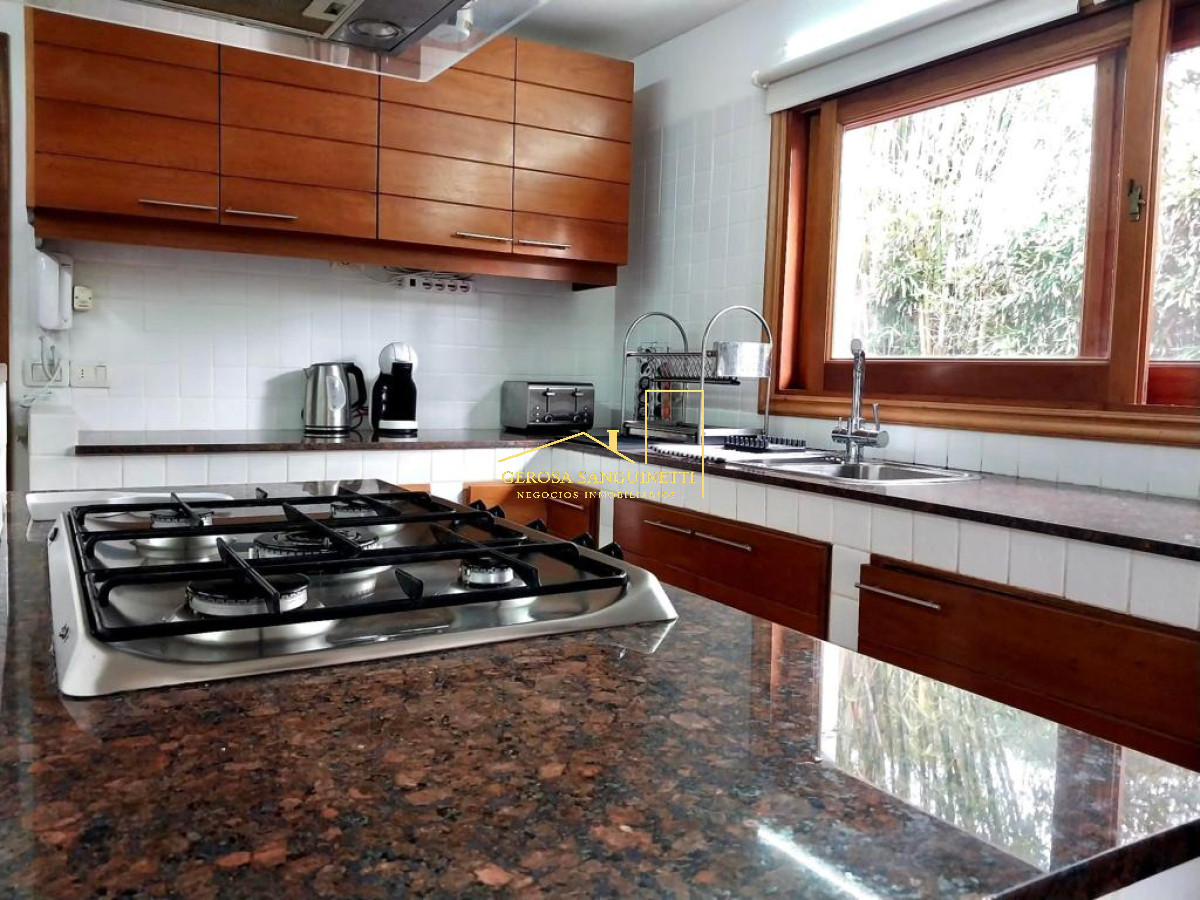 Casa ID.3260 - Muy linda casa en San Rafael de 4 dormitorios en venta