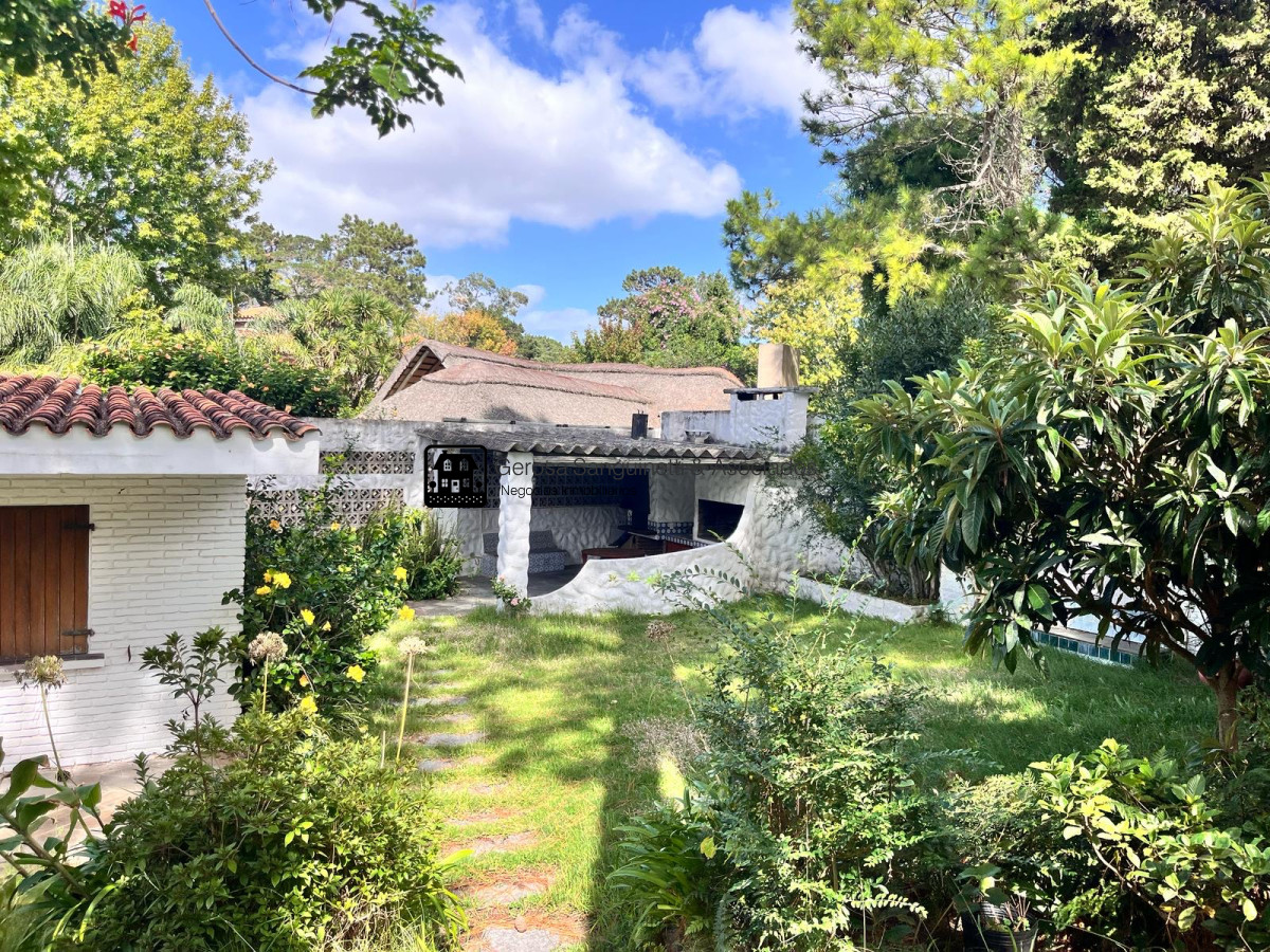 Casa ID.2633 - Chalet clásico en excelente ubicación en el Barrio Golf