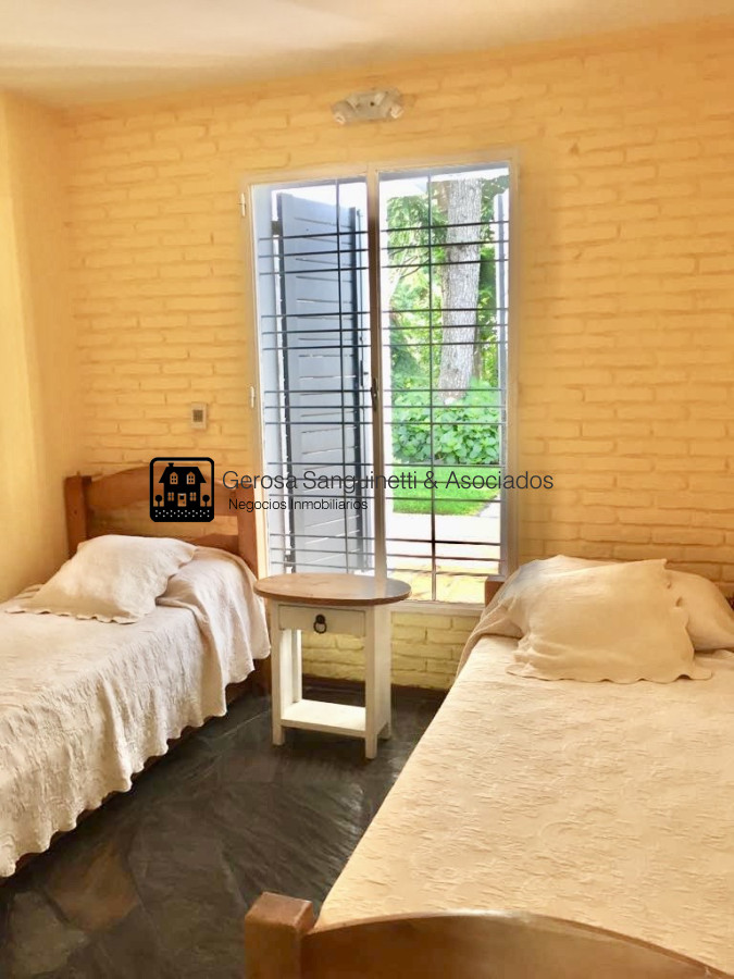 Casa ID.1325 - Muy cómoda casa en venta en Pinares 