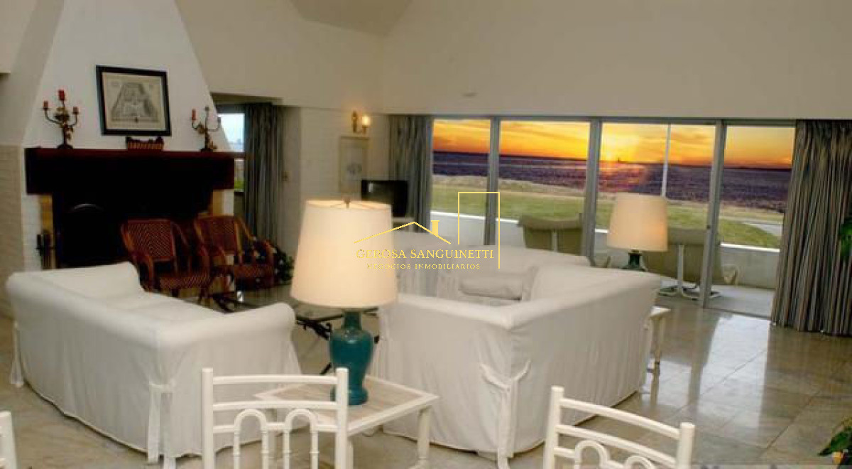 Casa ID.774 - Espectacular casa en Pinares frente al mar