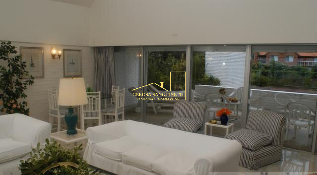 Casa ID.774 - Espectacular casa en Pinares frente al mar