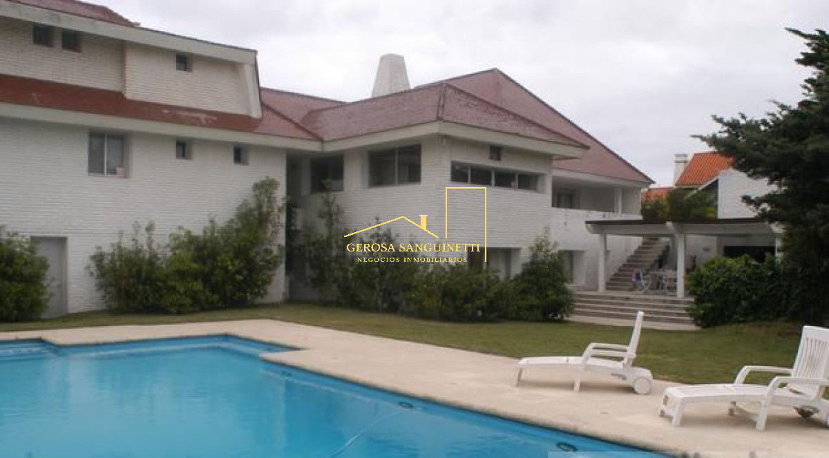 Casa ID.774 - Espectacular casa en Pinares frente al mar
