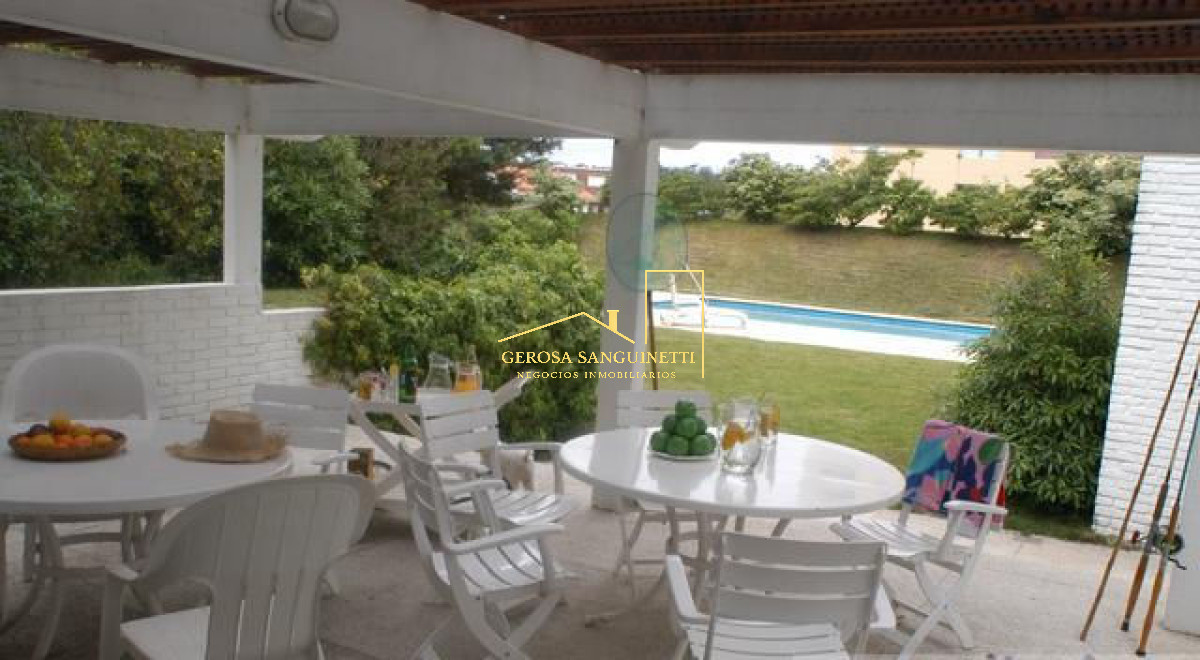 Casa ID.774 - Espectacular casa en Pinares frente al mar