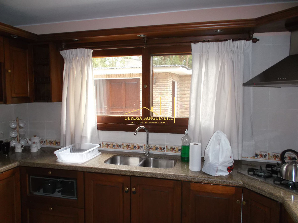 Casa ID.862 - Casa en Jardines de Córdoba