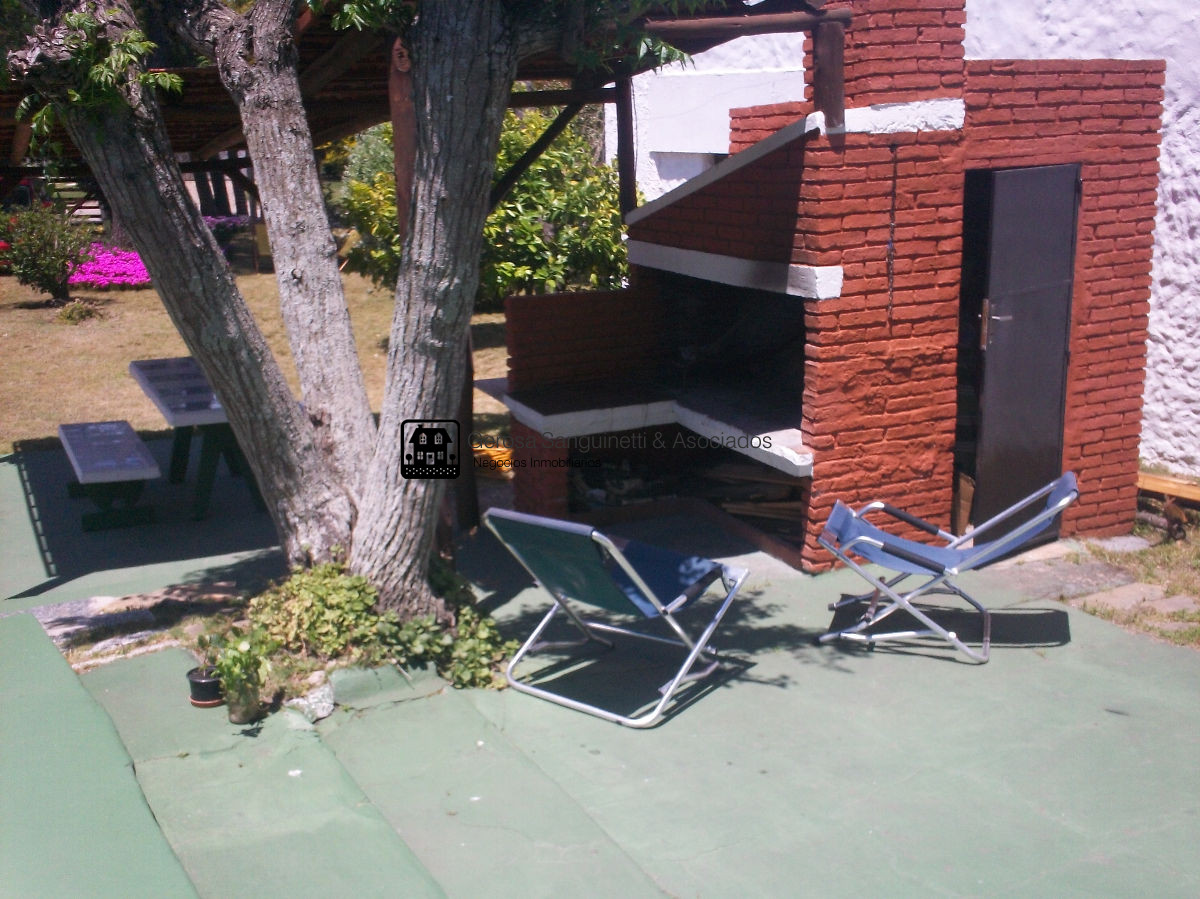 Casa ID.645 - Muy linda casa en alquiler anual a 2 cuadras del mar
