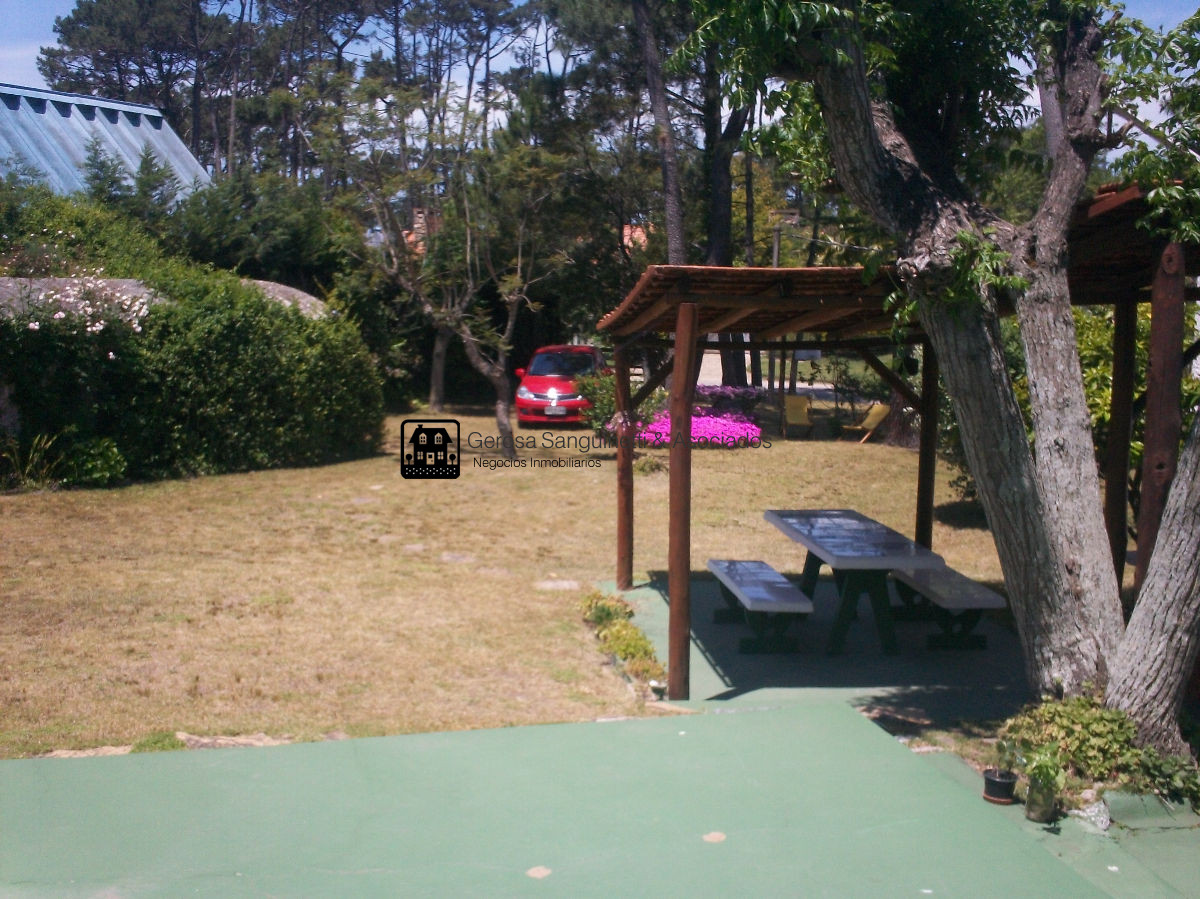 Casa ID.645 - Muy linda casa en alquiler anual a 2 cuadras del mar