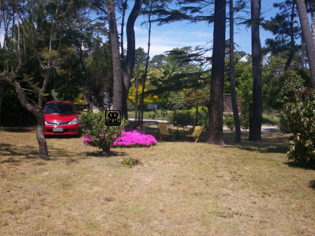 Casa ID.645 - Muy linda casa en alquiler anual a 2 cuadras del mar