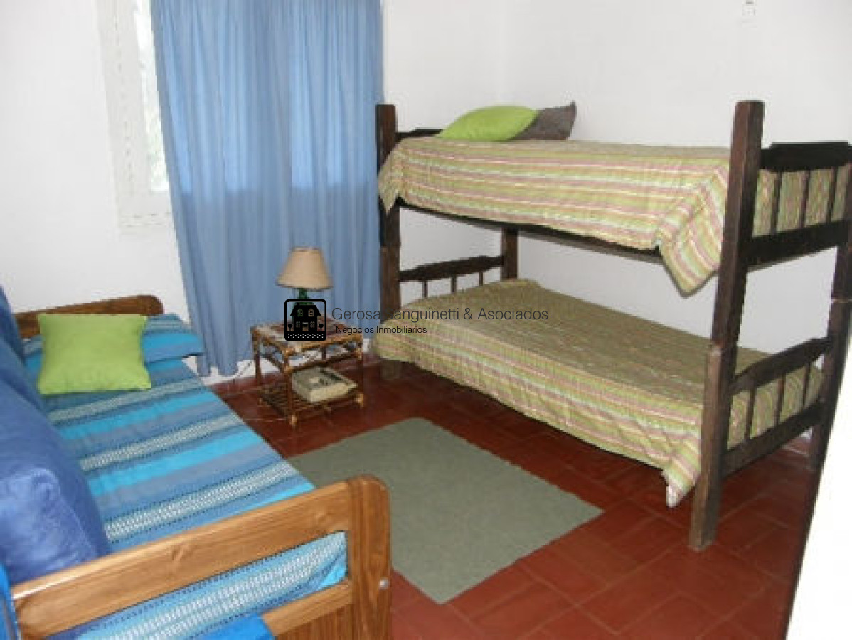 Casa ID.645 - Muy linda casa en alquiler anual a 2 cuadras del mar
