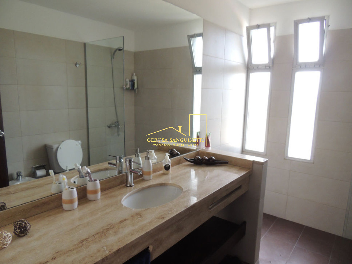 Casa ID.933 - Casa Moderna en La Barra